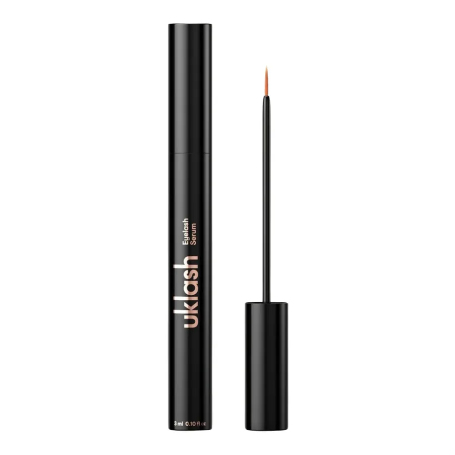 UKLash Eyelash Serum — flacone del siero per ciglia su fondo bianco
